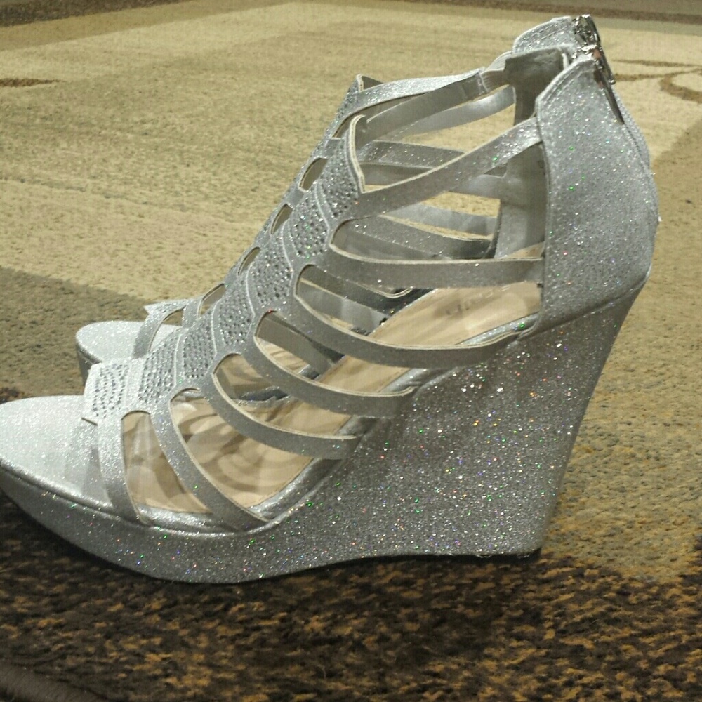 Jasmin silver glitter wedges